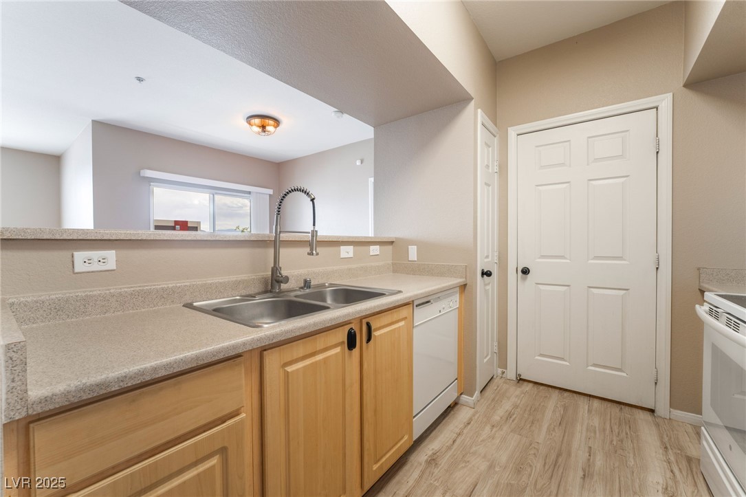 6955 North Durango Drive 2099 Property Photo 11