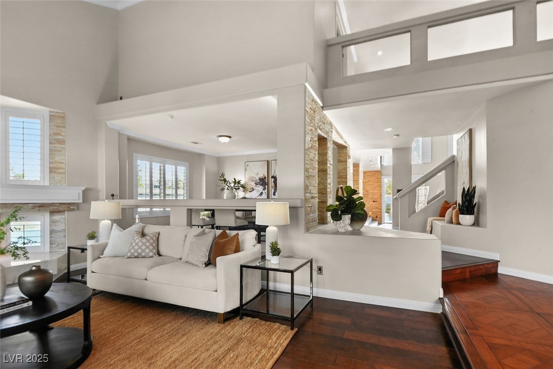 9155 Harvest Homes Street Property Photo 6