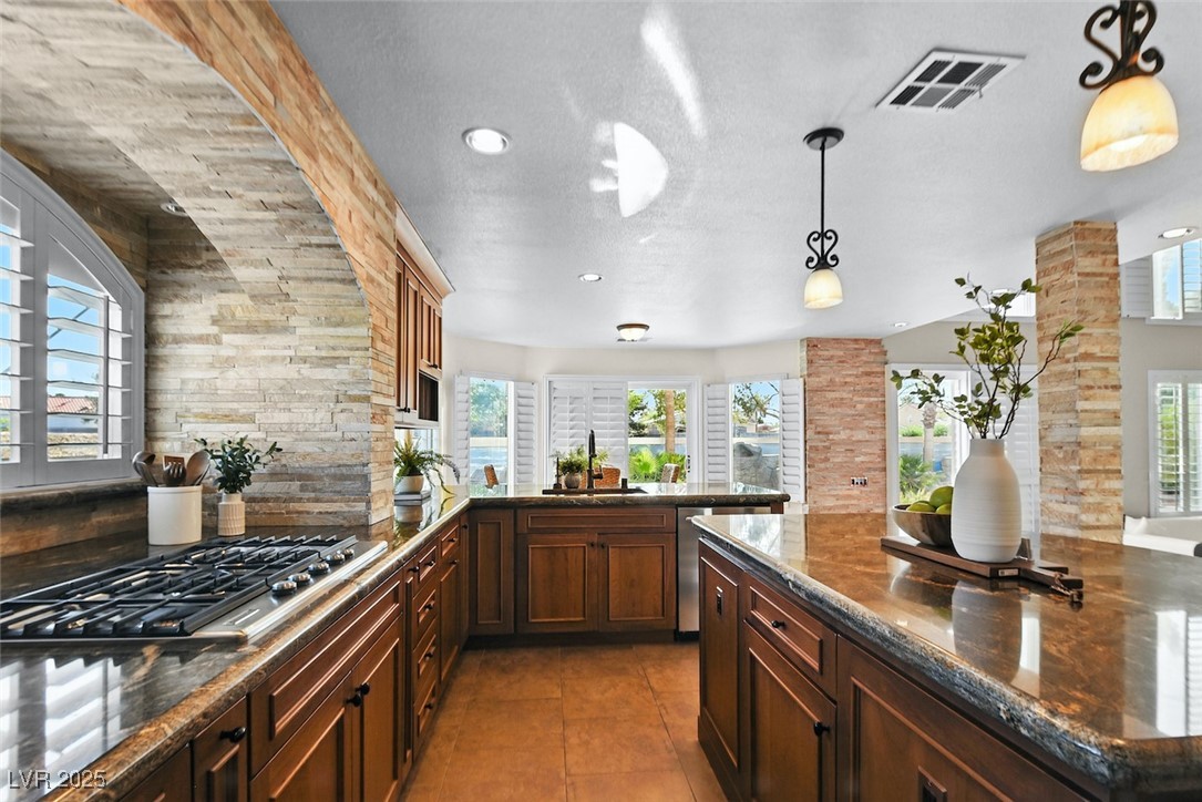 9155 Harvest Homes Street Property Photo 11