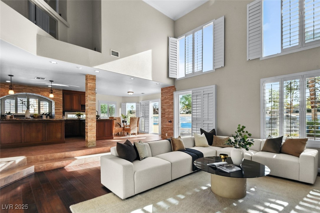 9155 Harvest Homes Street Property Photo 15