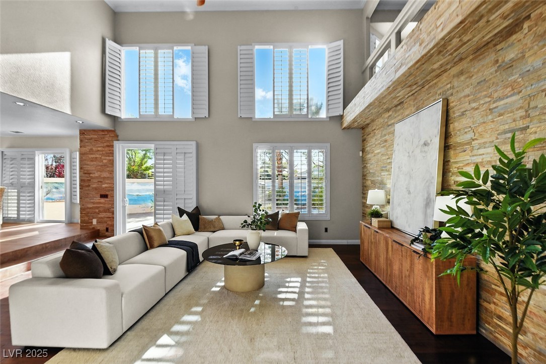 9155 Harvest Homes Street Property Photo 16