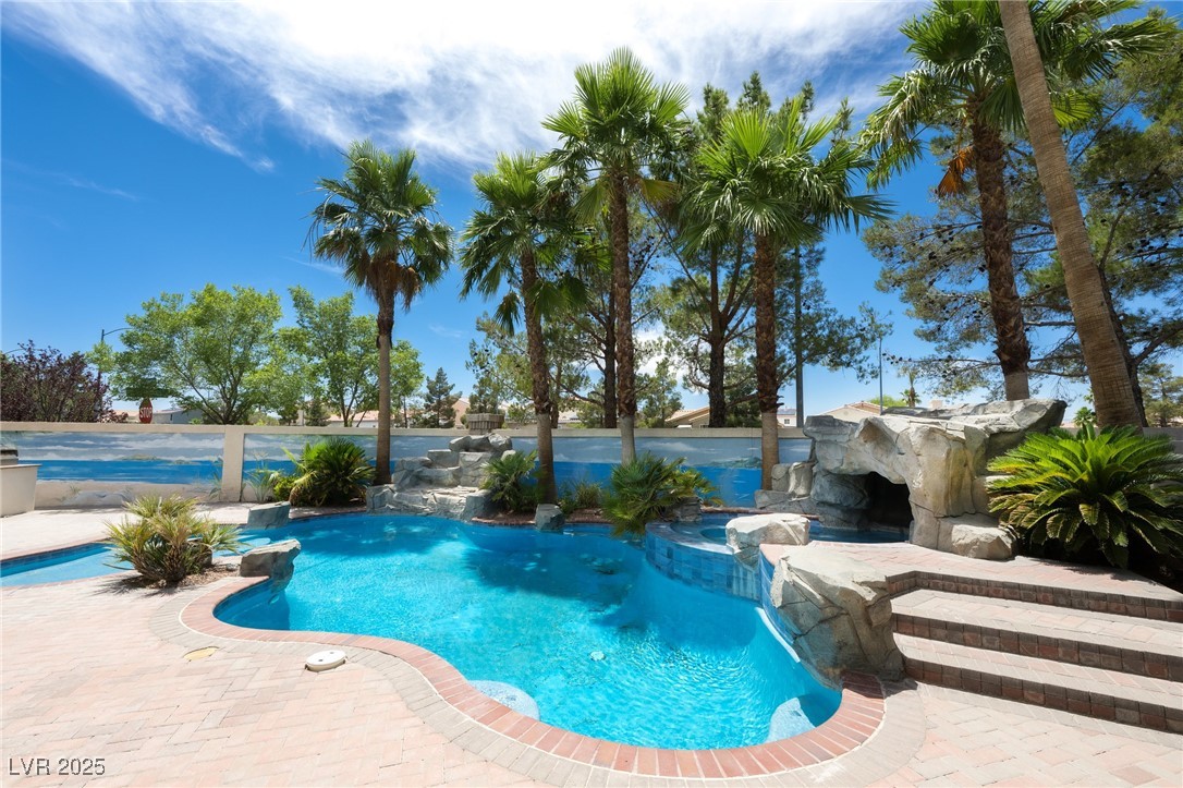 9155 Harvest Homes Street Property Photo 47