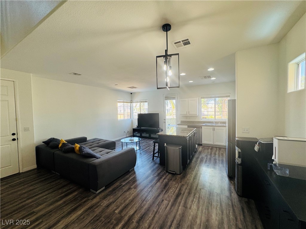 3508 Harbor Tides Street Property Photo 4