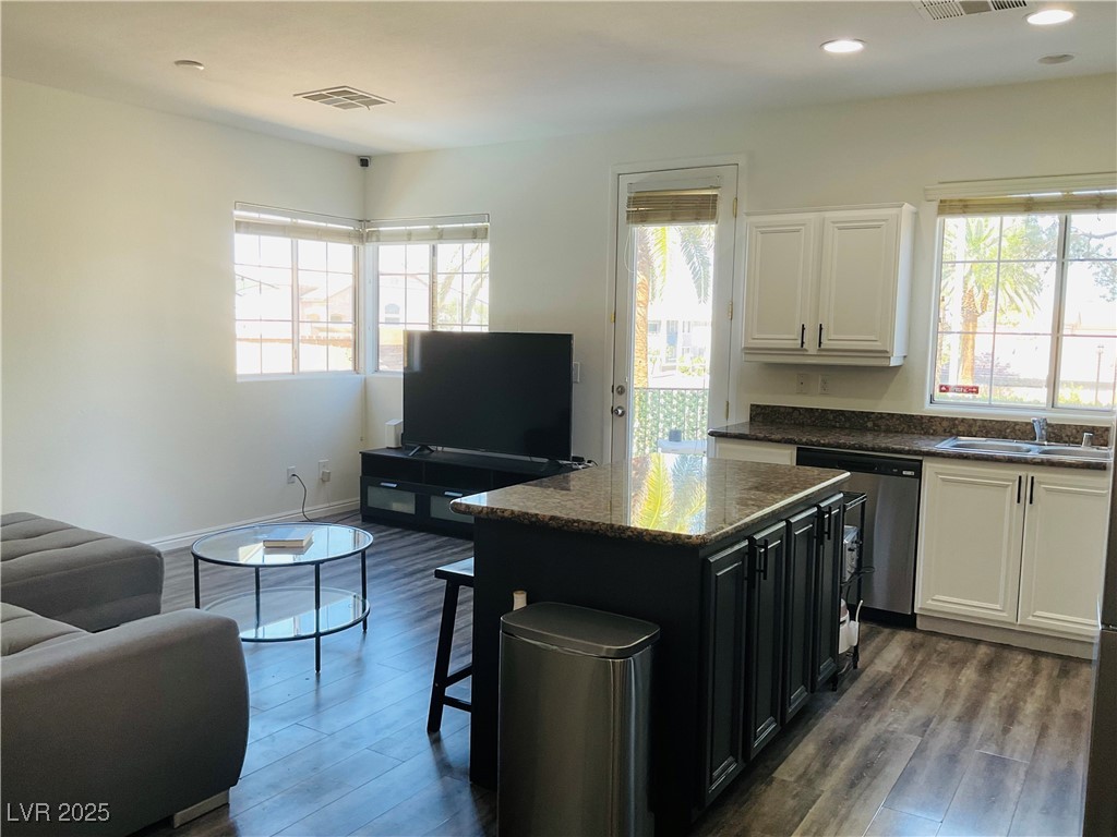 3508 Harbor Tides Street Property Photo 6