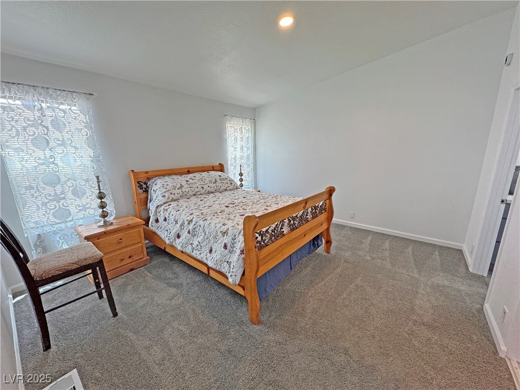 2530 Commercial Drive Property Photo 23