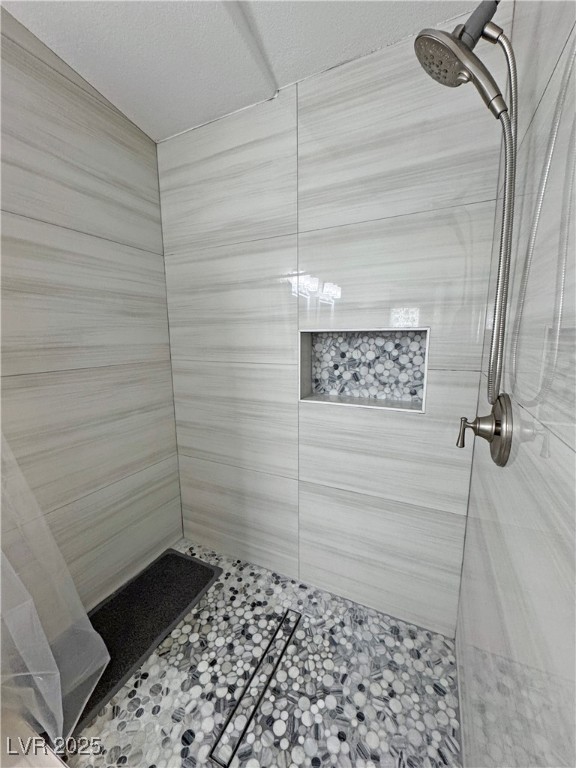 2530 Commercial Drive Property Photo 31