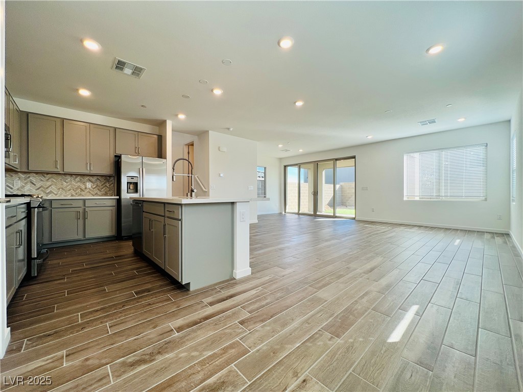 11659 Desert Hollow Avenue Property Photo 3