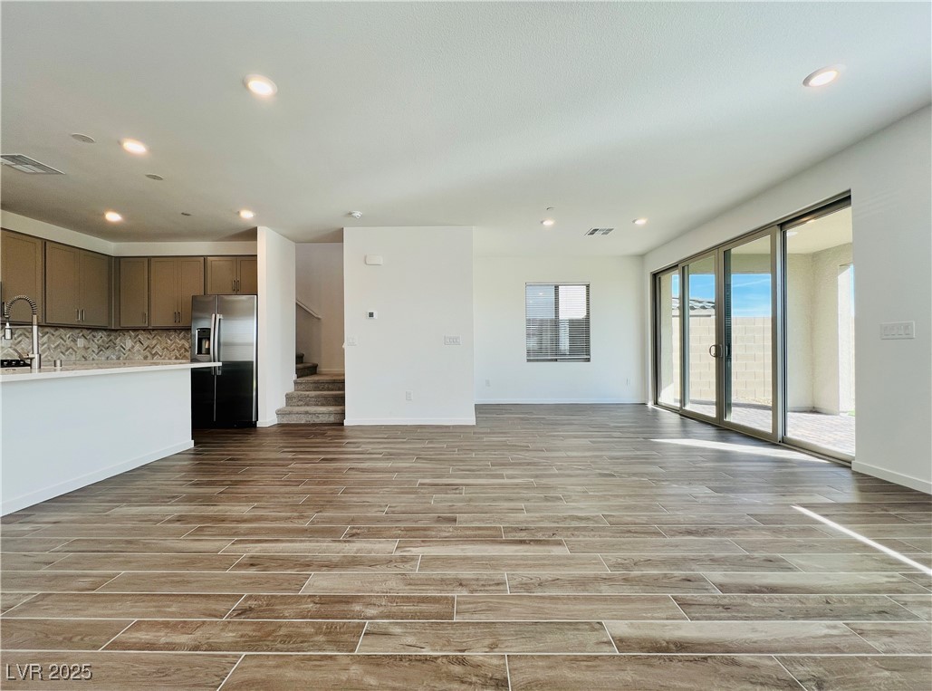 11659 Desert Hollow Avenue Property Photo 4