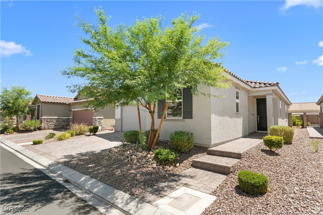 5936 Bruselas Street Property Photo 1