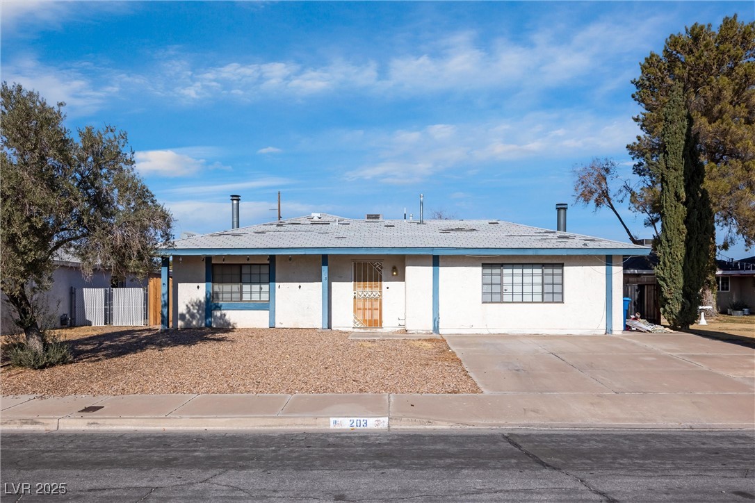 203 Cimarron Court Property Photo 4