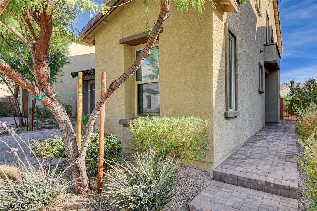5958 Smith Valley Road Property Photo 4