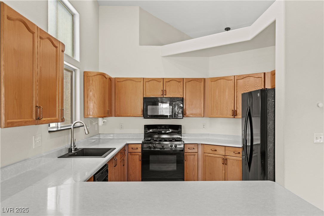 7825 White Grass Avenue Property Photo 16