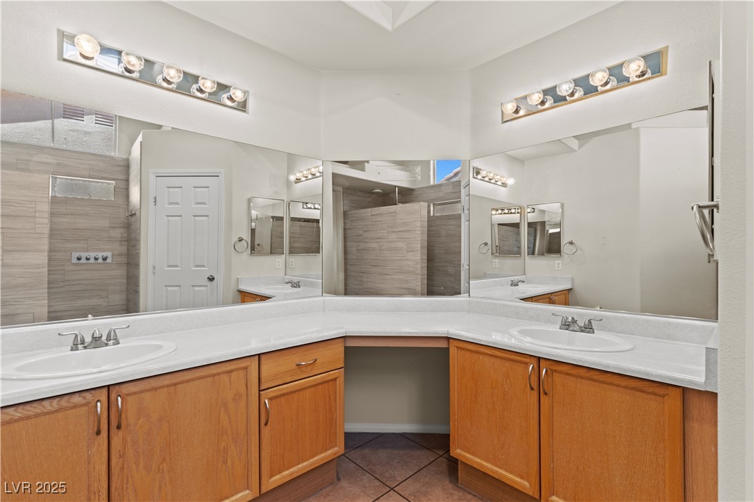 7825 White Grass Avenue Property Photo 35