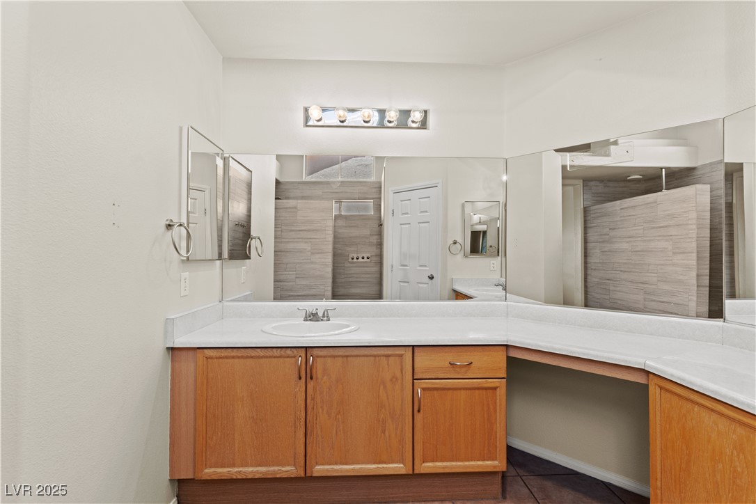 7825 White Grass Avenue Property Photo 36