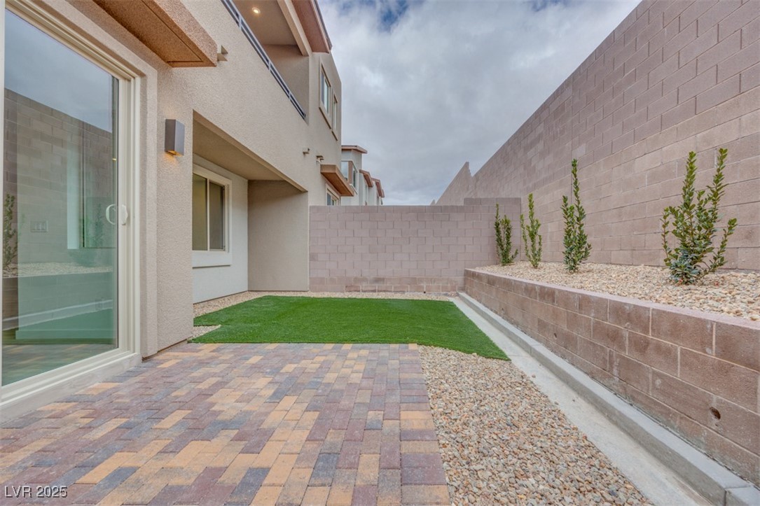 11904 Glide Reflection Avenue Property Photo 17