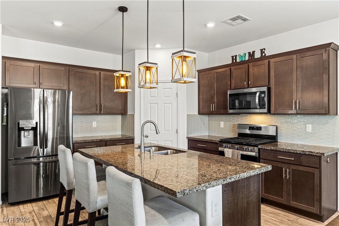 438 Shimmering Sands Avenue Property Photo 3
