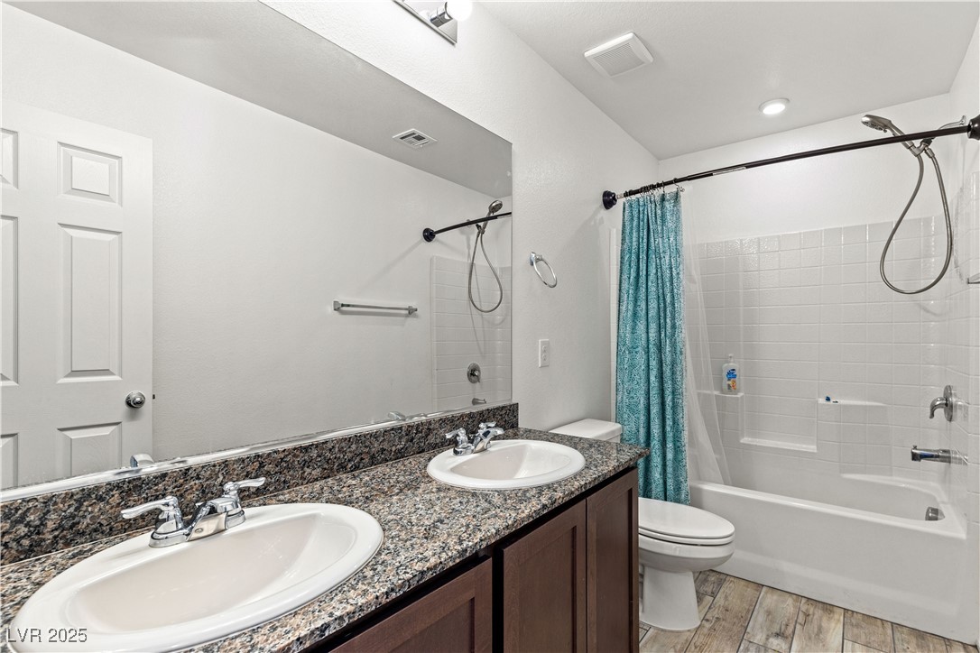 438 Shimmering Sands Avenue Property Photo 14