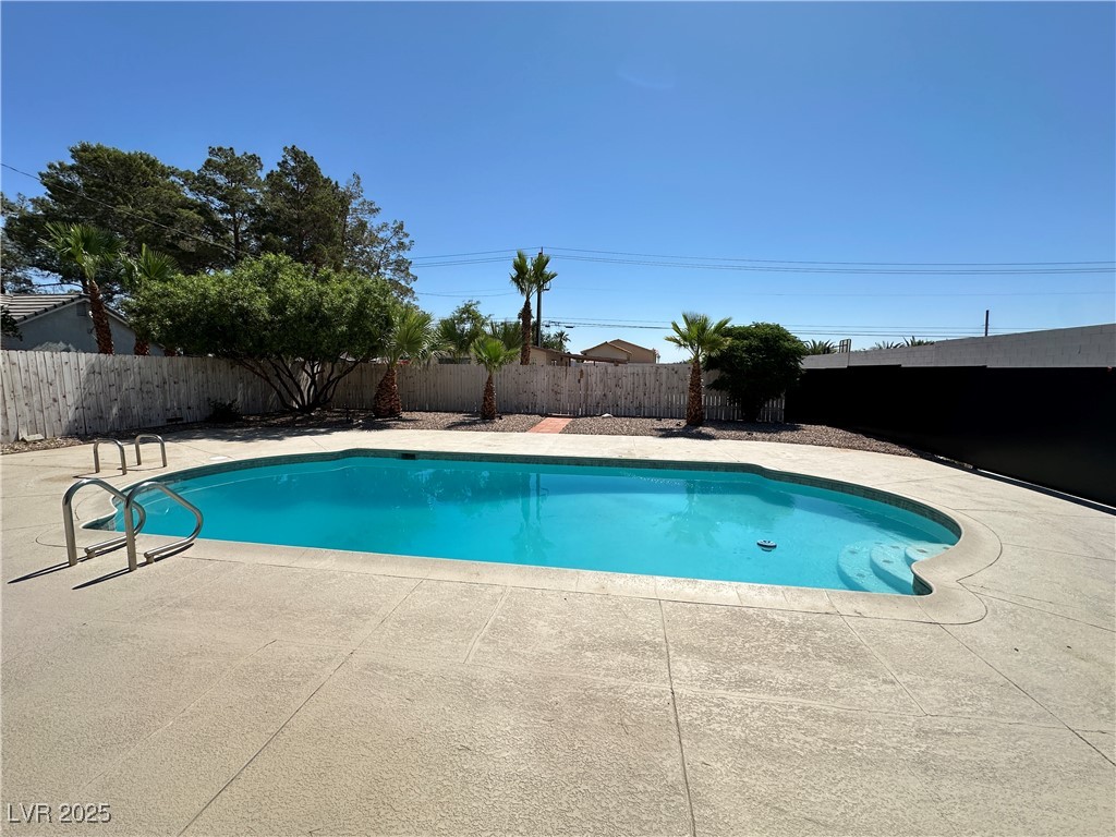 1924 Westwind Road Property Photo 1