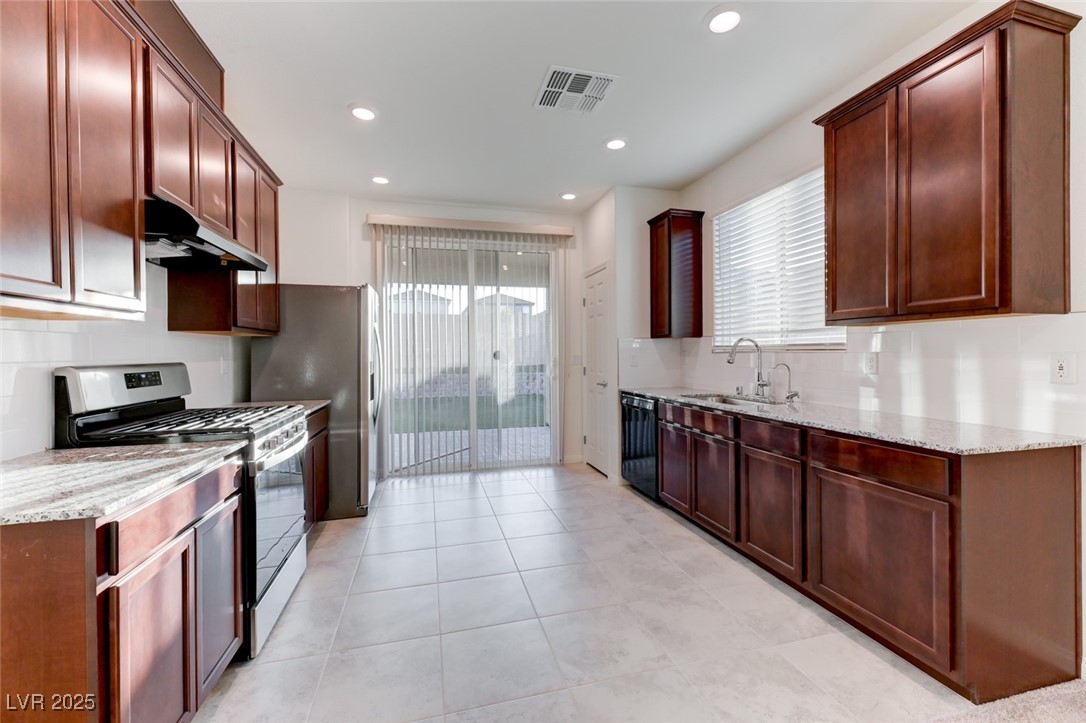 9133 Ruby Cove Court Property Photo 12