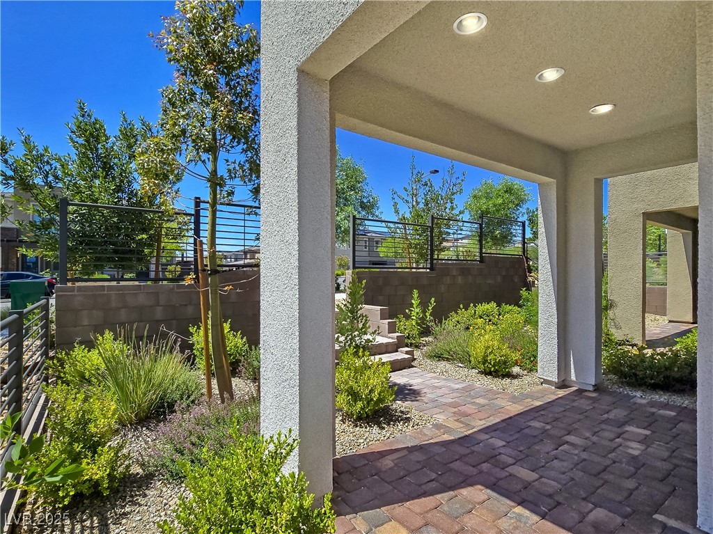 11739 Emerald Lake Avenue Property Photo 6