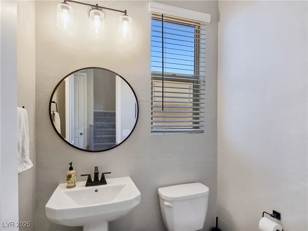 11739 Emerald Lake Avenue Property Photo 28