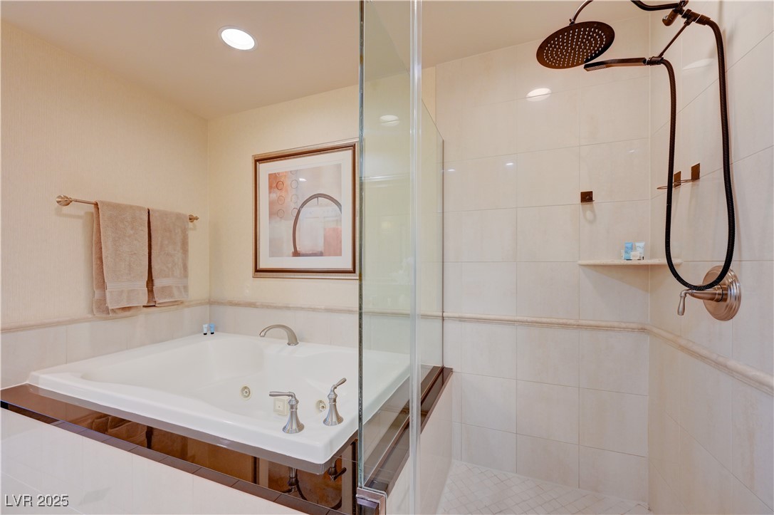 135 East Harmon Avenue 2721 Property Photo 18