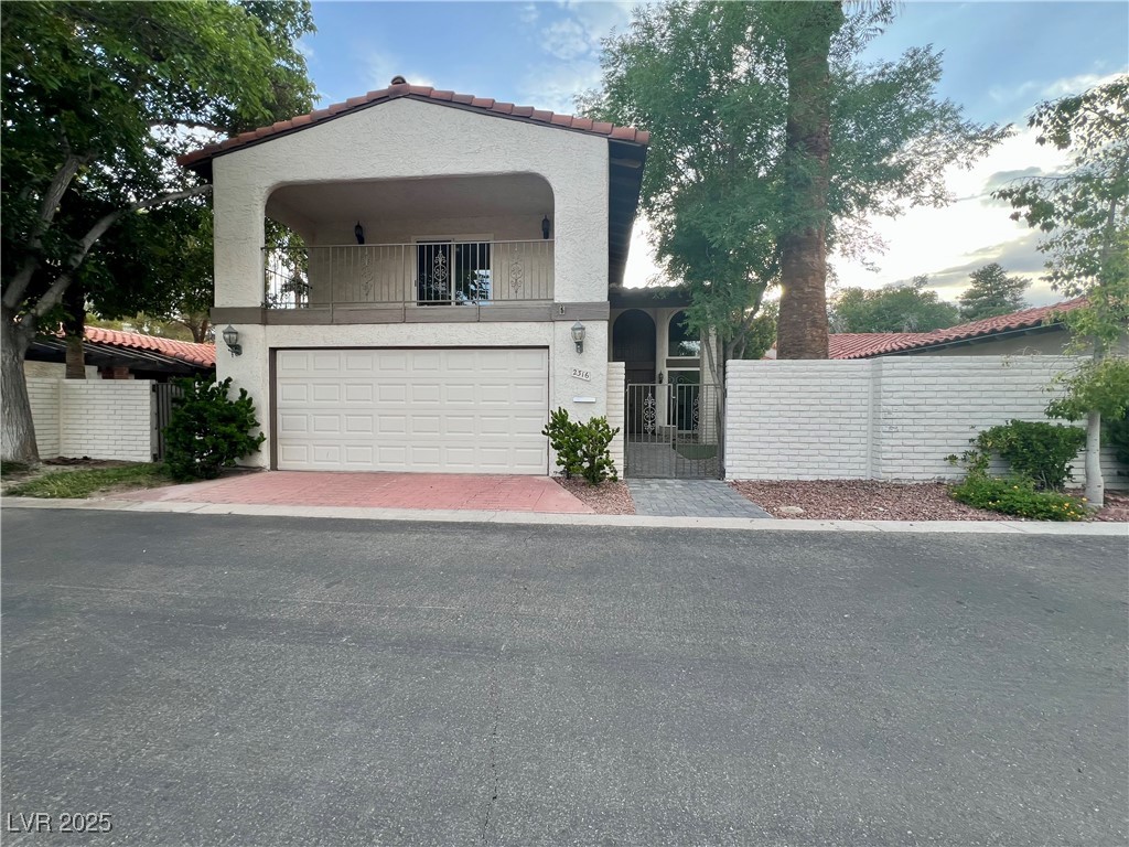 2316 Plaza Del Grande Property Photo 1