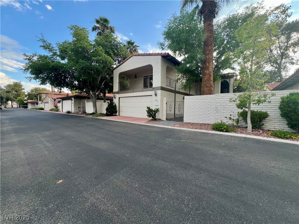 2316 Plaza Del Grande Property Photo 2