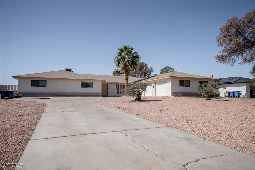 2755 East Russell Road Property Photo 1