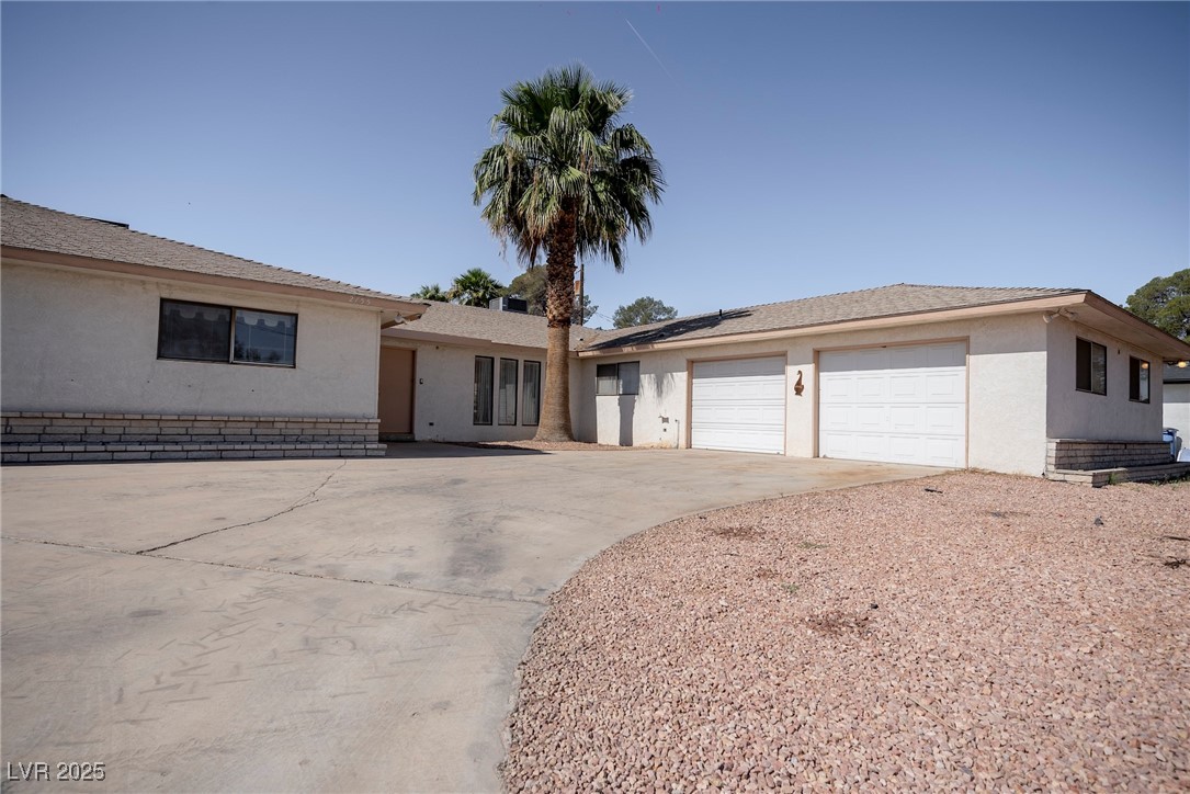 2755 East Russell Road Property Photo 8