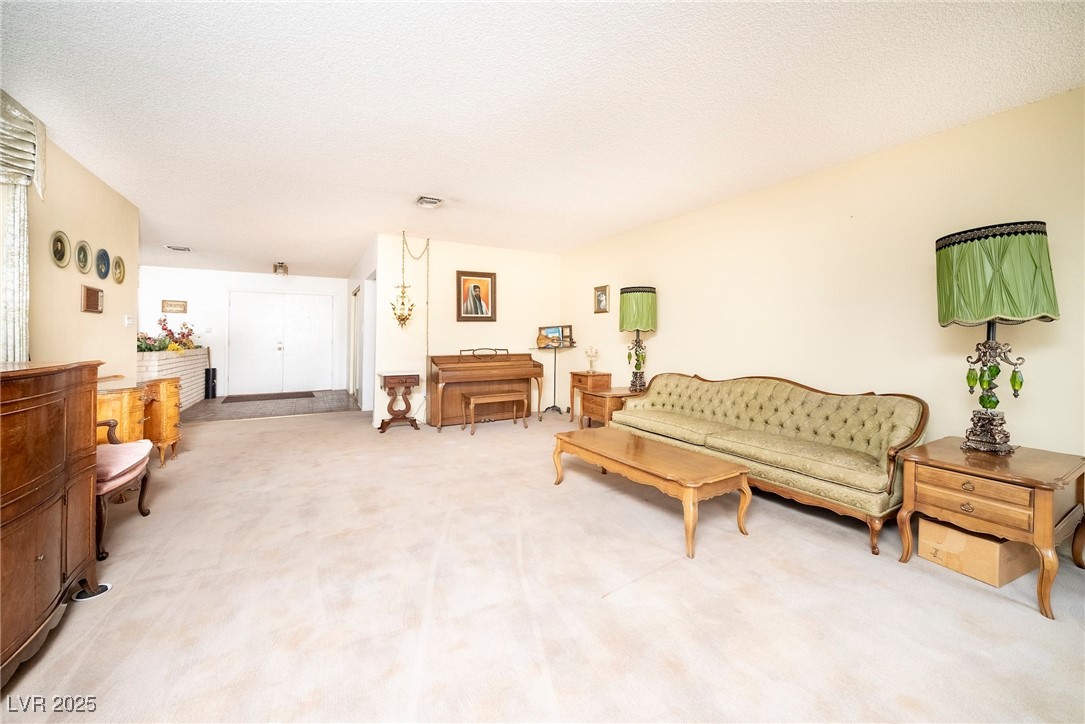 2755 East Russell Road Property Photo 15