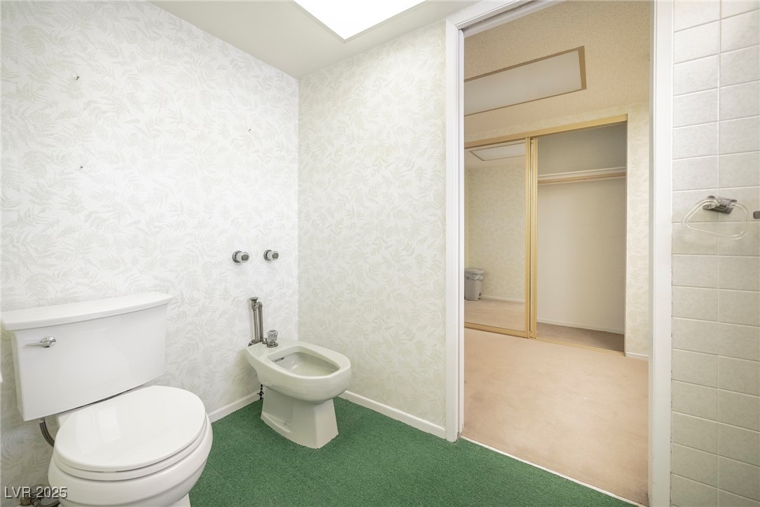 2755 East Russell Road Property Photo 28