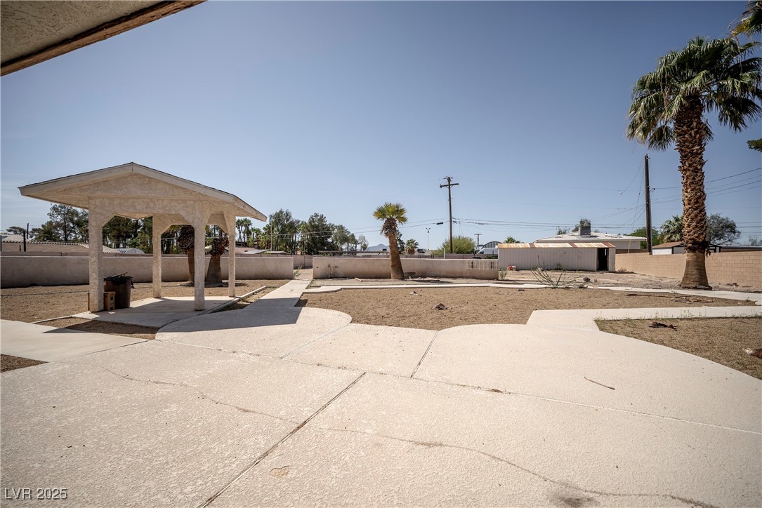 2755 East Russell Road Property Photo 48