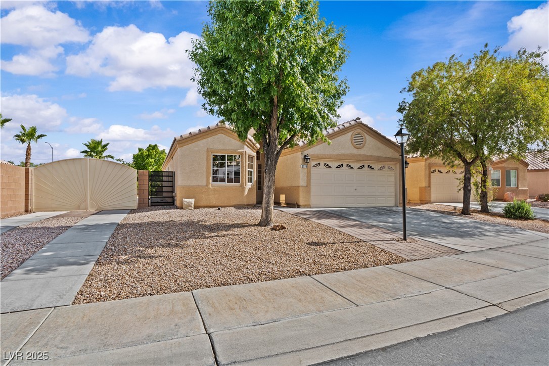 5115 Morning Splash Avenue Property Photo 3