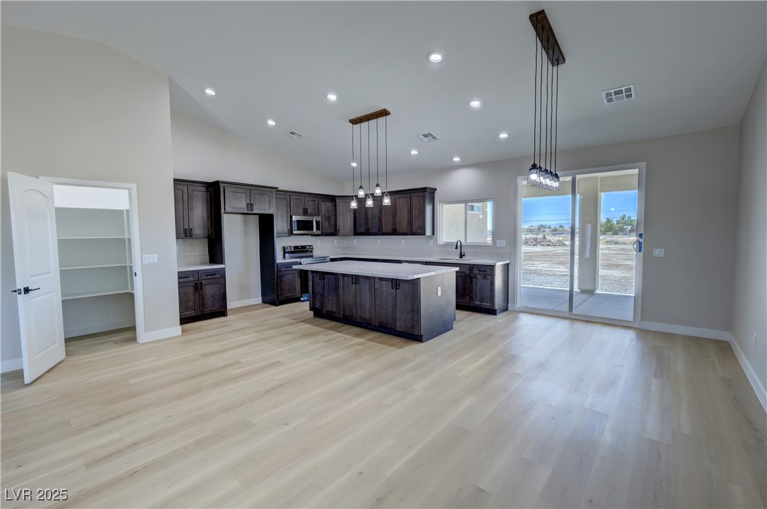 1131 Lupin Street Property Photo 18