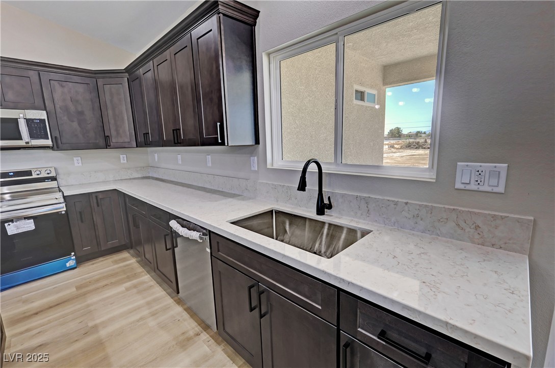 1131 Lupin Street Property Photo 29