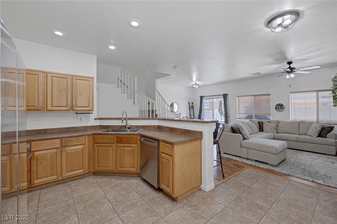 8639 Horizon Wind Avenue 102 Property Photo 14