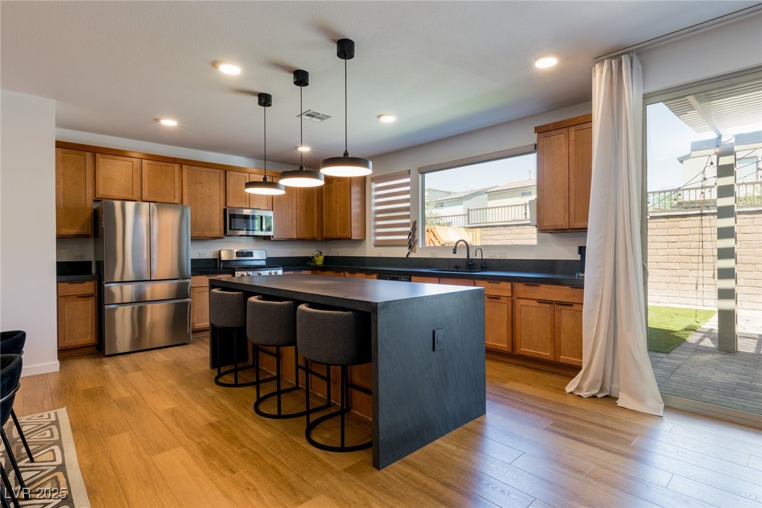 6927 Desert Finch Street Property Photo 2