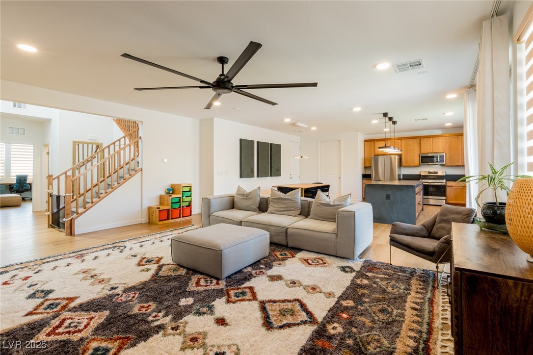 6927 Desert Finch Street Property Photo 4