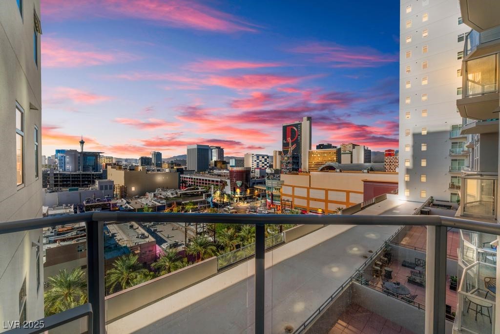 150 Las Vegas Boulevard 1014 Property Photo 1