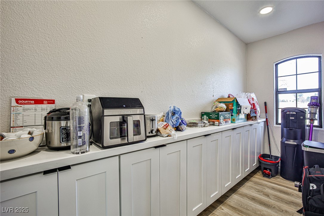 9340 West Washburn Road Property Photo 11