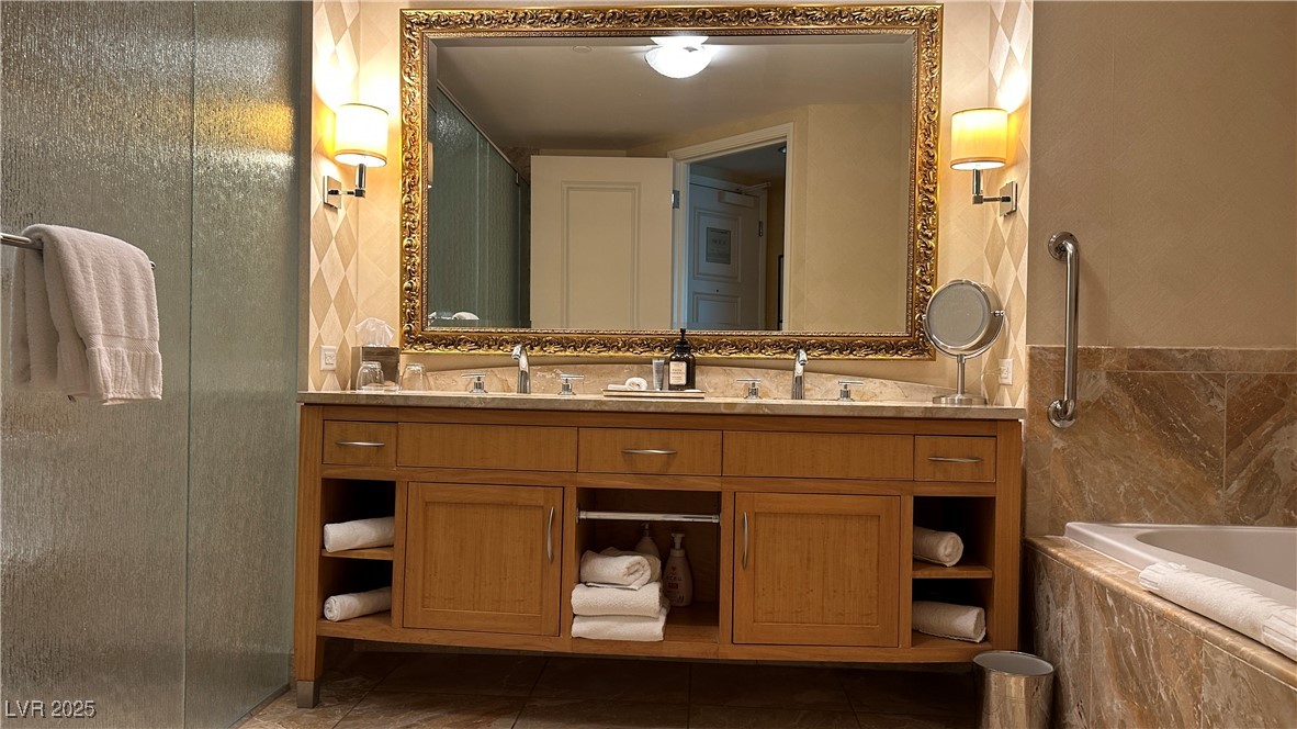 2000 North Fashion Show Drive 2627 Property Photo 16
