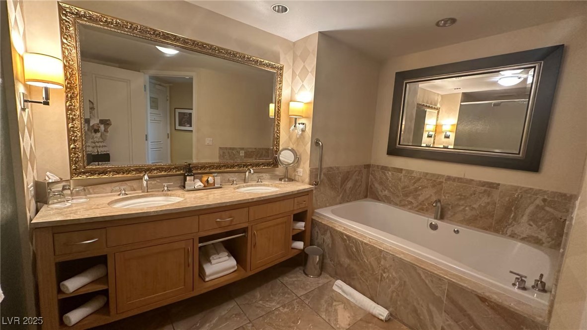 2000 North Fashion Show Drive 2627 Property Photo 21
