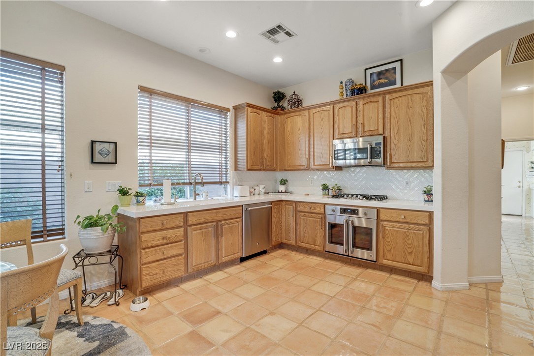 10320 Luxembourg Avenue Property Photo 15