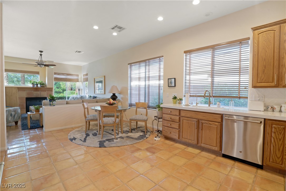 10320 Luxembourg Avenue Property Photo 16