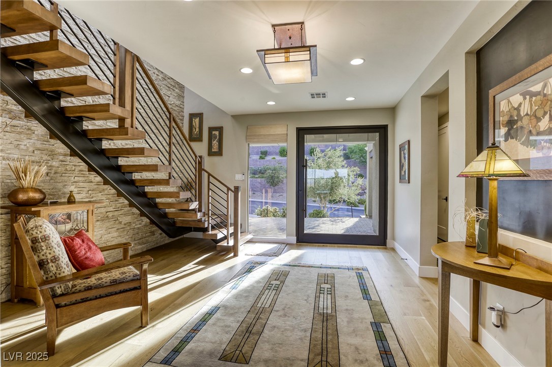 6570 Aurora View Street Property Photo 4