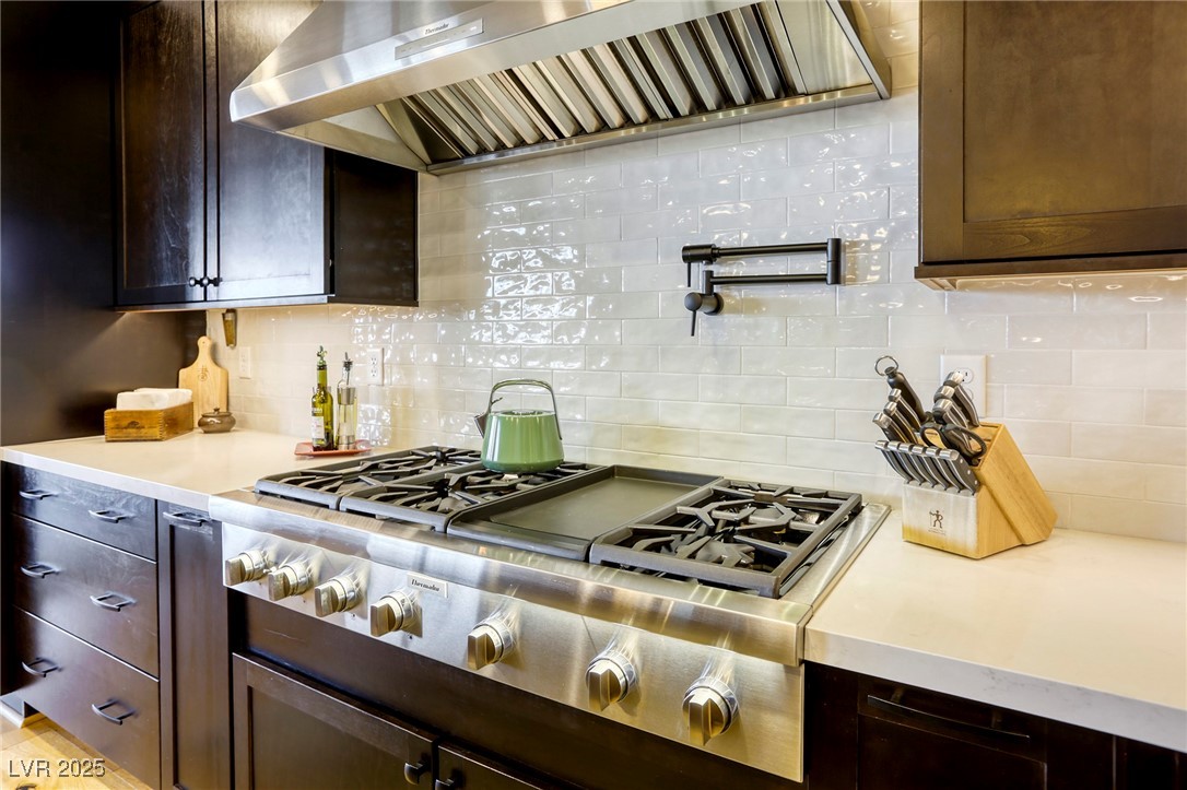 6570 Aurora View Street Property Photo 9