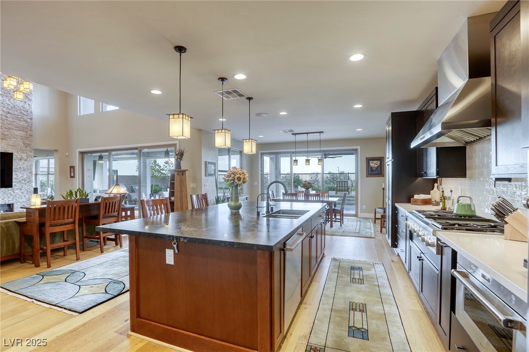 6570 Aurora View Street Property Photo 11