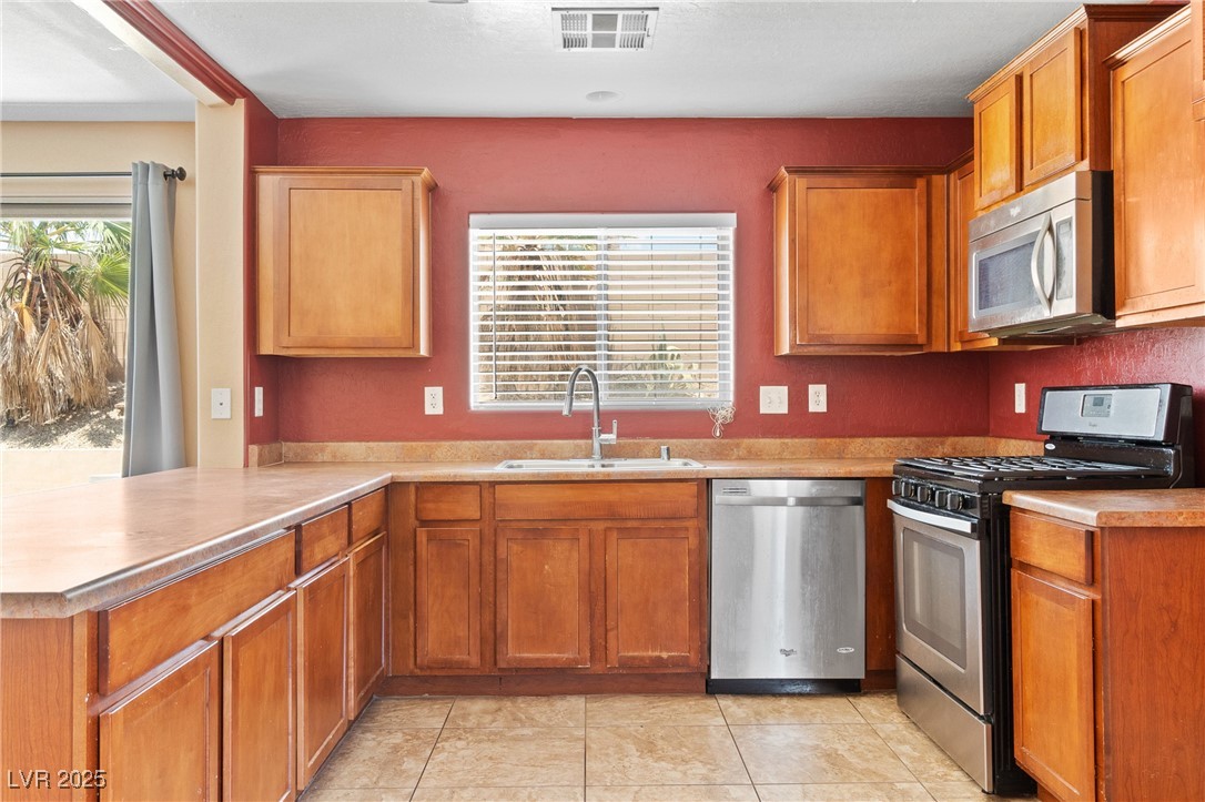 9175 Titan Hill Court Property Photo 6