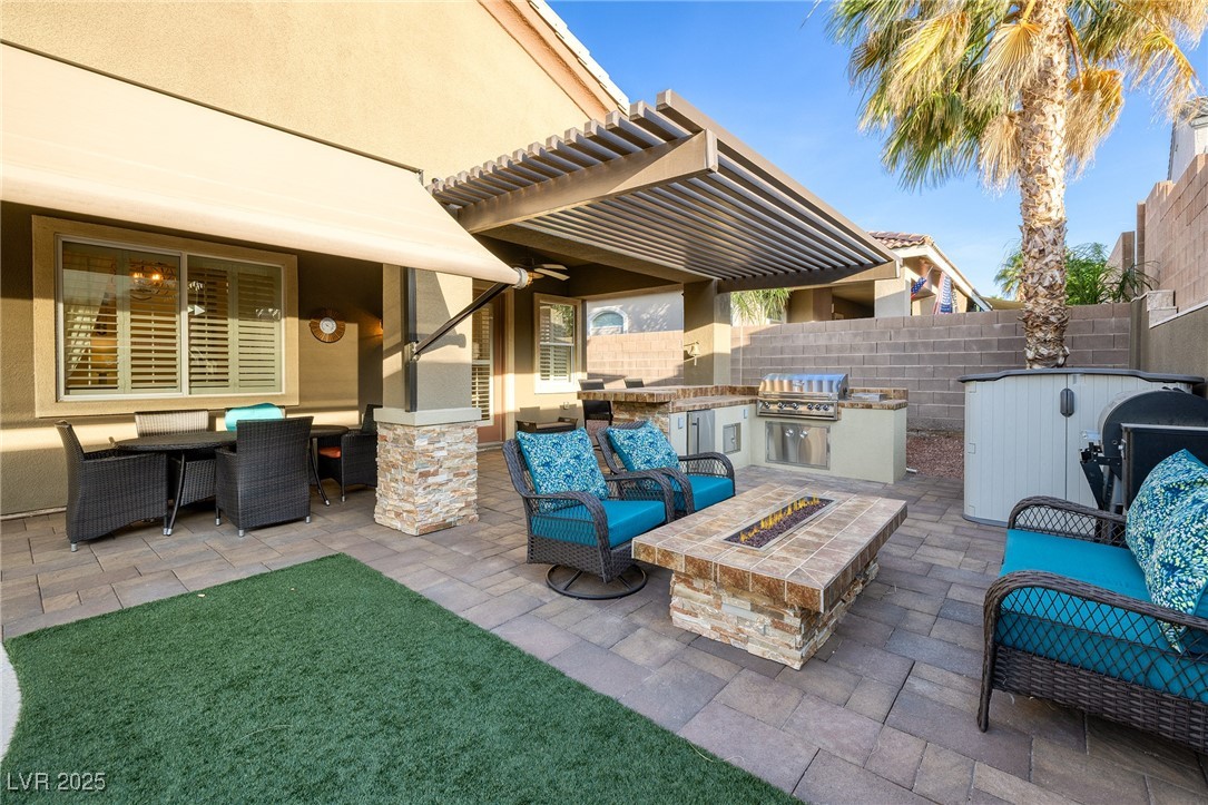 8149 Villa De La Playa Street Property Photo 11